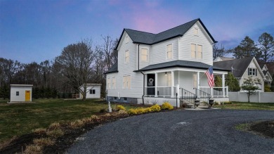 Beach Home For Sale in East Marion, New York