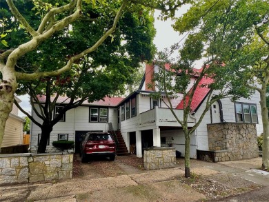Beach Home For Sale in Point Lookout, New York