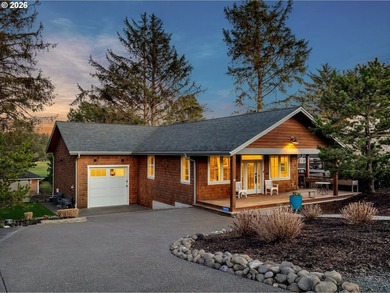 Beach Home For Sale in Gearhart, Oregon