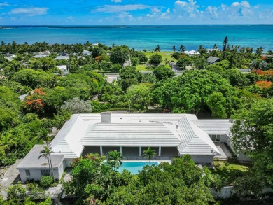 Beach Home Off Market in New Providence/Paradise Island, 