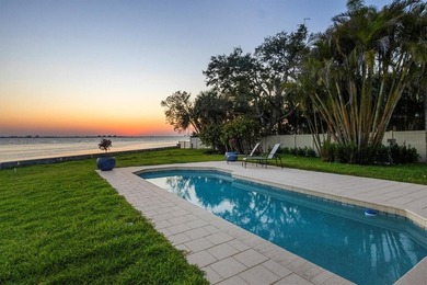 Beach Home For Sale in Sarasota, Florida