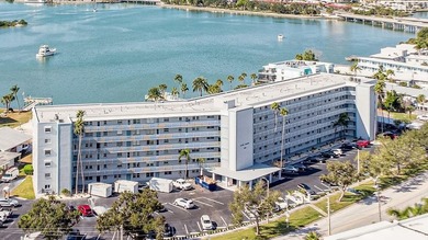 Beach Condo For Sale in South Pasadena, Florida