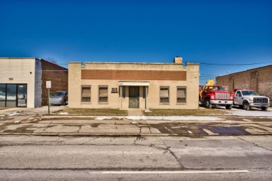 Beach Commercial Off Market in Skokie, Illinois