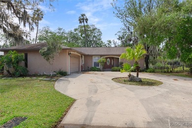 Beach Home For Sale in Crystal River, Florida