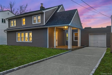 Beach Home For Sale in Baldwin Harbor, New York