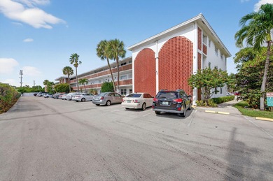 Beach Condo For Sale in Lighthouse Point, Florida