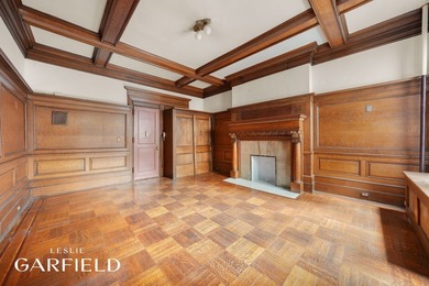 Beach Home For Sale in New York, New York