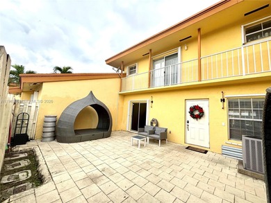 Beach Townhome/Townhouse For Sale in Miami, Florida