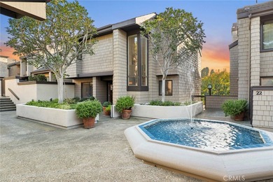 Beach Condo For Sale in Newport Beach, California