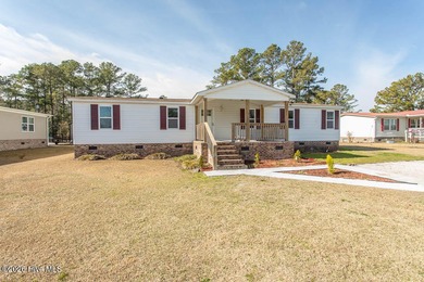 Beach Home For Sale in Shallotte, North Carolina