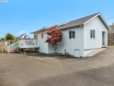 Beach Home For Sale in Seaside, Oregon