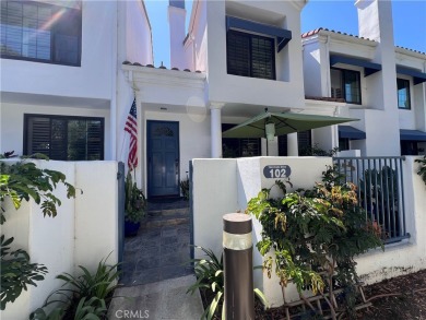 Beach Townhome/Townhouse For Sale in Huntington Beach, California