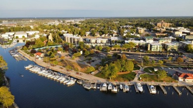 Beach Condo For Sale in Grand Haven, Michigan