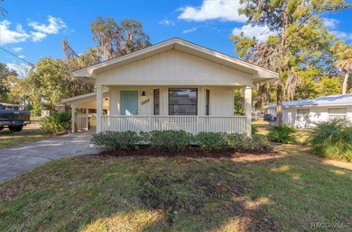 Beach Home For Sale in Crystal River, Florida