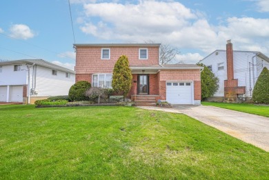 Beach Home Sale Pending in Seaford, New York