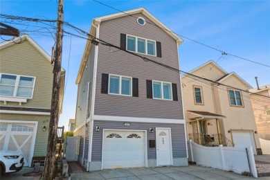 Beach Home For Sale in Freeport, New York
