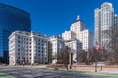 Beach Condo For Sale in Milwaukee, Wisconsin