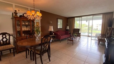 Beach Condo For Sale in Tamarac, Florida