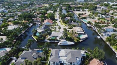 Beach Home For Sale in Boca Raton, Florida