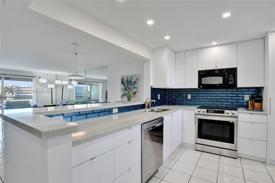 Beach Condo For Sale in Dania, Florida