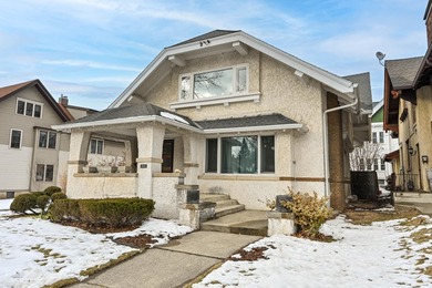 Beach Home For Sale in Milwaukee, Wisconsin