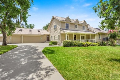 Beach Home For Sale in Dickinson, Texas