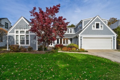 Beach Home For Sale in Evanston, Illinois