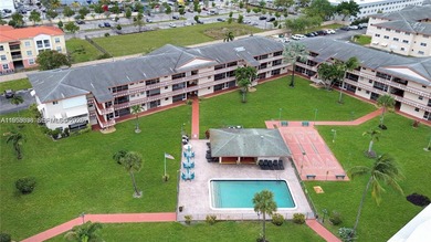 Beach Condo For Sale in Hollywood, Florida