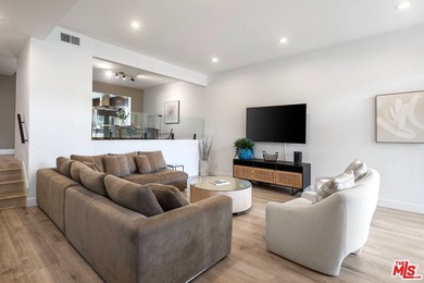 Beach Condo For Sale in Pacific Palisades, California