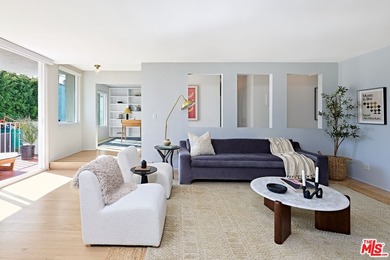 Beach Condo For Sale in Santa Monica, California