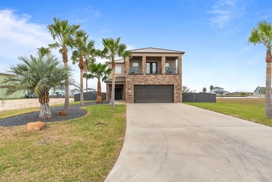 Beach Home For Sale in Rockport, Texas
