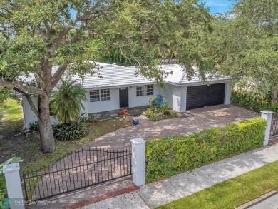 Beach Home For Sale in West Palm Beach, Florida