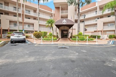 Beach Condo For Sale in Tamarac, Florida