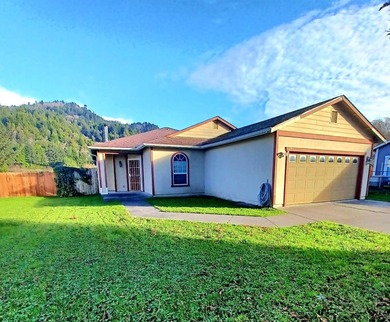 Beach Home For Sale in Klamath, California