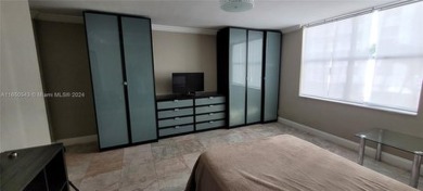 Beach Condo For Sale in Hallandale Beach, Florida