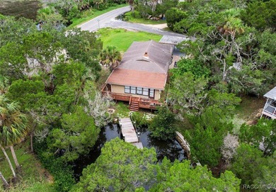Beach Home For Sale in Crystal River, Florida