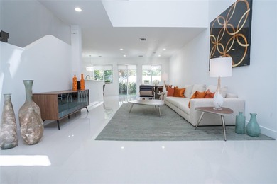 Beach Townhome/Townhouse Sale Pending in Pompano Beach, Florida