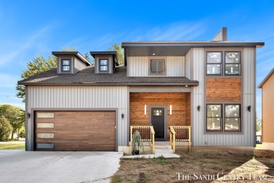 Beach Home Sale Pending in Grand Haven, Michigan