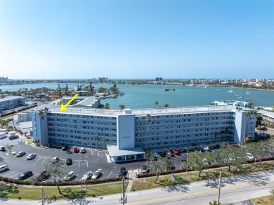 Beach Condo For Sale in South Pasadena, Florida