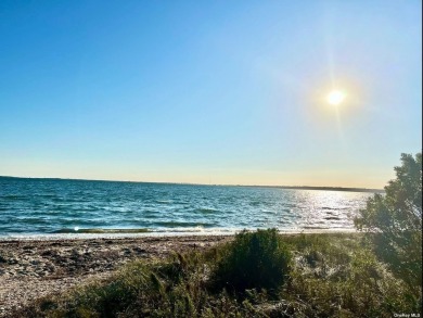 Beach Lot For Sale in Southampton, New York