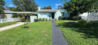 Beach Home For Sale in West Palm Beach, Florida