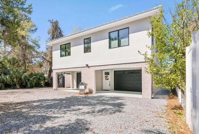 Beach Home For Sale in Saint Simons, Georgia