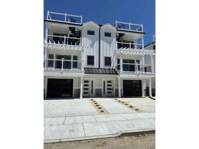 Beach Townhome/Townhouse For Sale in Lower Township, New Jersey