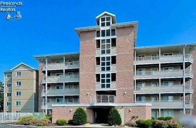 Beach Condo For Sale in Sandusky, Ohio