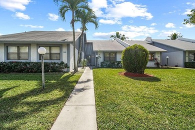 Beach Townhome/Townhouse For Sale in Margate, Florida