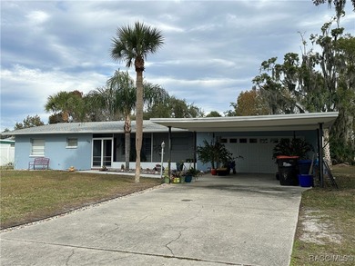 Beach Home For Sale in Crystal River, Florida