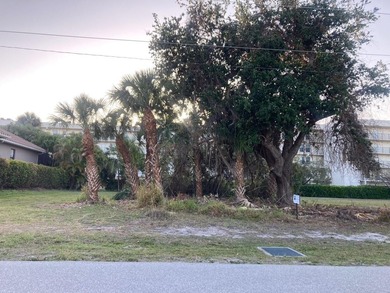 Beach Lot Sale Pending in Marco Island, Florida