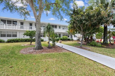 Beach Condo For Sale in West Palm Beach, Florida