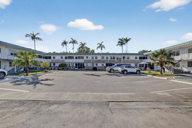 Beach Condo For Sale in Hollywood, Florida