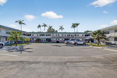 Beach Condo For Sale in Hollywood, Florida